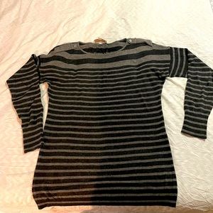 🧣🪵Loft black and gray striped sweater🧥🧦